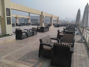 thumbnail: Outdoor dining