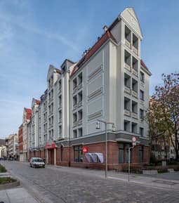 Q17 Apartments