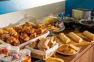 thumbnail: Breakfast buffet