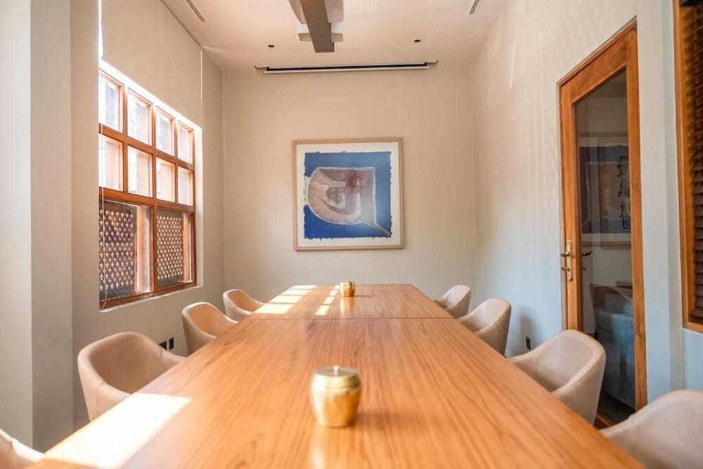 Meeting facility