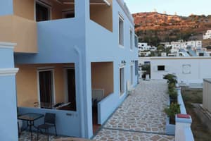 thumbnail: Front of property