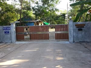 thumbnail: Property entrance