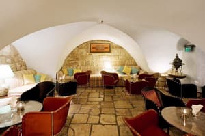 thumbnail: Bar (on property)