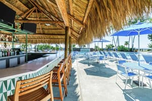 thumbnail: Bar (on property)