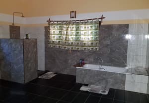 thumbnail: Deep soaking bathtub