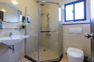 thumbnail: Bathroom amenities