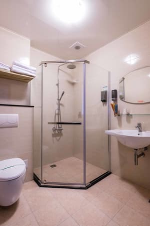thumbnail: Bathroom amenities