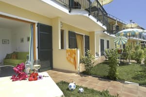 thumbnail: Terrace/patio