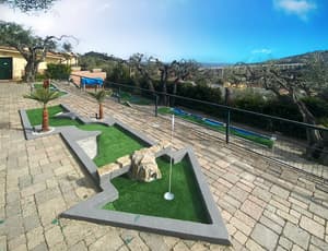 thumbnail: Mini-golf