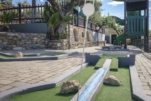 thumbnail: Mini-golf