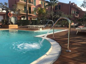 thumbnail: Infinity pool