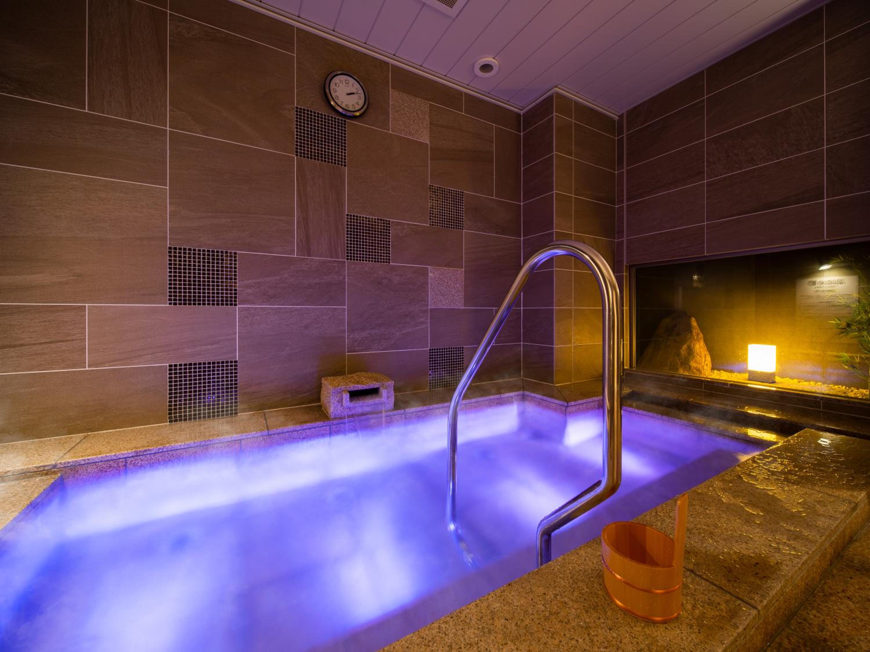 Swimming pool-spa