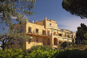 thumbnail: Front of property