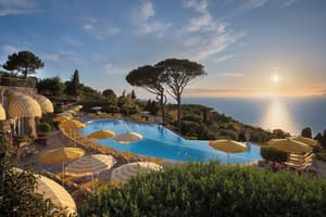 thumbnail: Rooftop pool