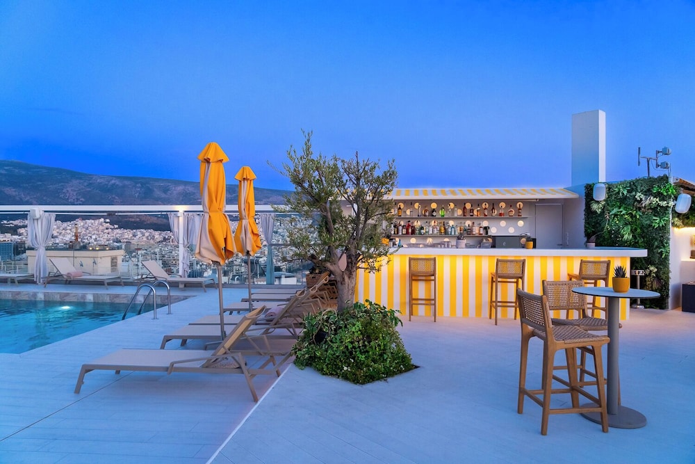 Rooftop pool
