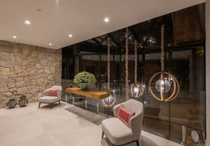 thumbnail: Interior detail