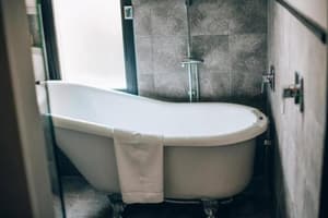 thumbnail: Deep soaking bathtub