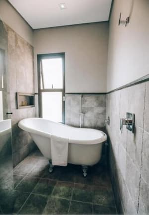 thumbnail: Deep soaking bathtub