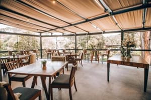 thumbnail: Breakfast area