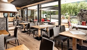 thumbnail: Restaurant