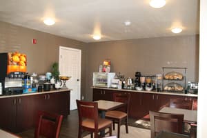 thumbnail: Breakfast area