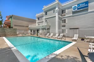 thumbnail: Pool