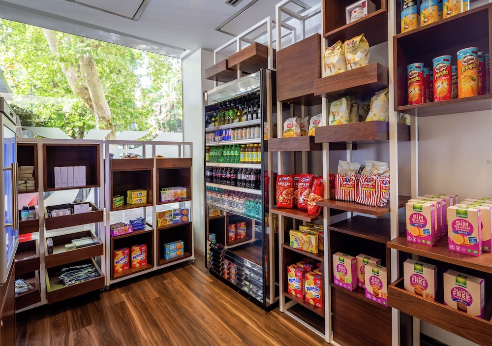 Snack bar