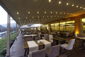 thumbnail: Outdoor dining