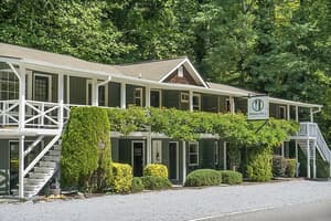 thumbnail: Exterior