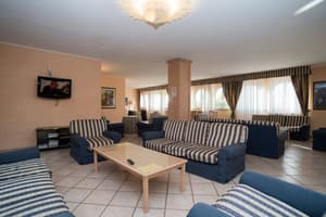 thumbnail: Interior