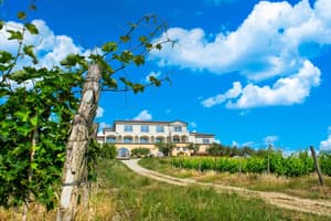 thumbnail: Front of property