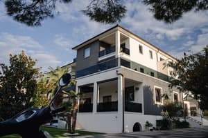 thumbnail: Exterior