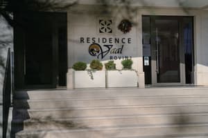 thumbnail: Front of property
