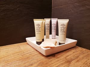 thumbnail: Bathroom amenities