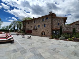 thumbnail: Exterior