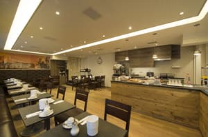 thumbnail: Breakfast area