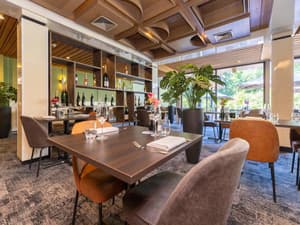 thumbnail: Restaurant