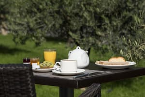 thumbnail: Breakfast area