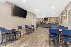 thumbnail: Breakfast area
