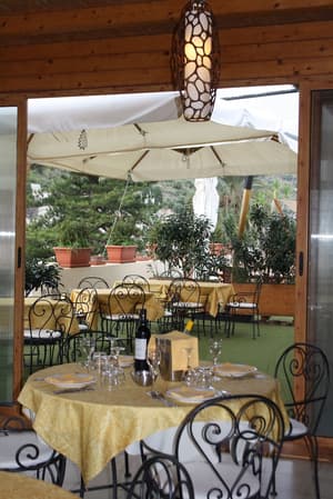 thumbnail: Restaurant