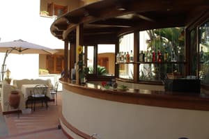 thumbnail: Bar (on property)