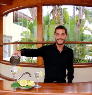 thumbnail: Bar (on property)
