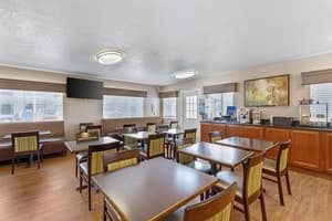 thumbnail: Breakfast area