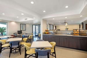 thumbnail: Breakfast area