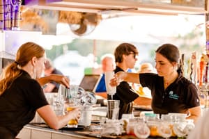 thumbnail: Bar (on property)