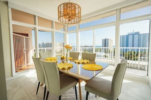 thumbnail: Dining room