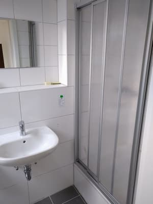 thumbnail: Bathroom shower