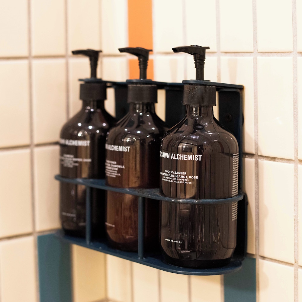 Bathroom amenities
