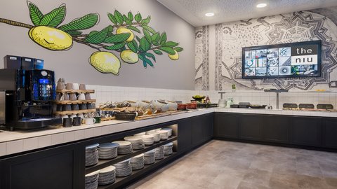 A fresh breakfast buffet – with warm bites and cool delights