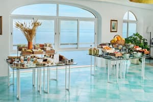 thumbnail: Breakfast area